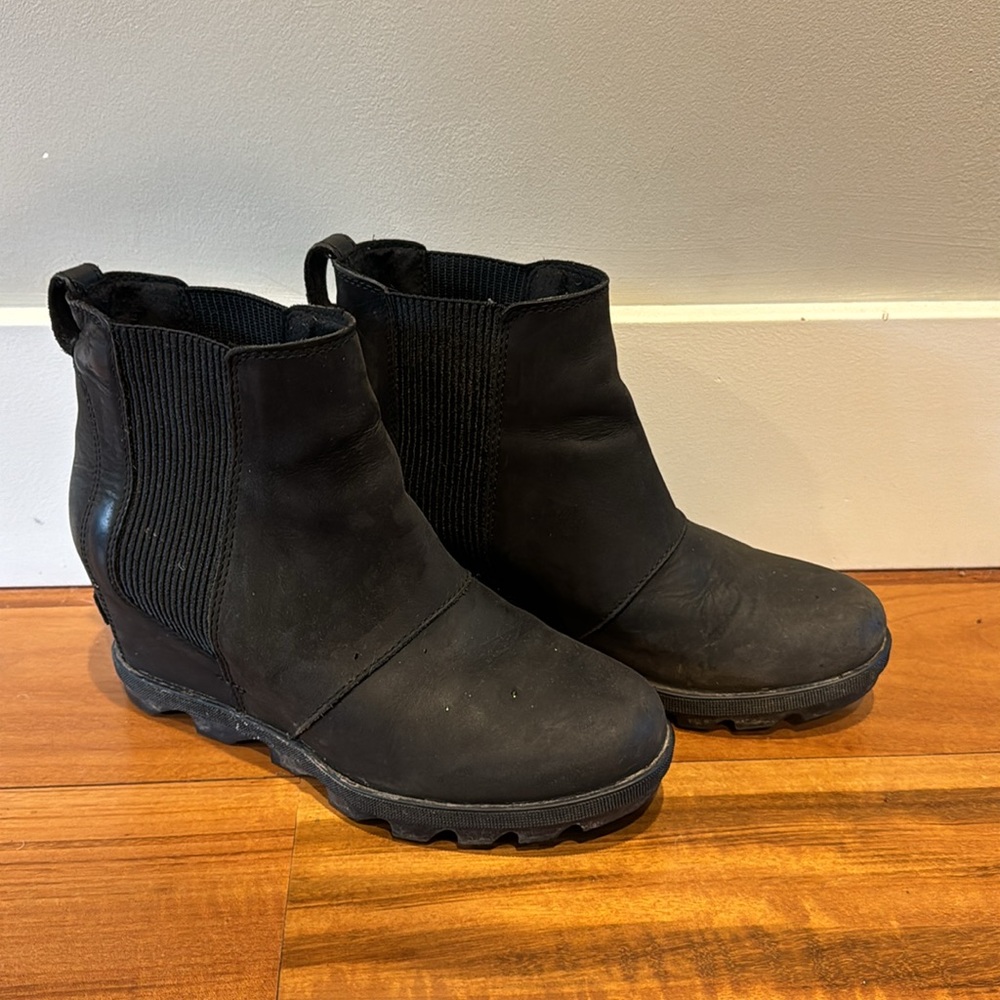 WOMEN'S JOAN OF ARCTIC™ WEDGE III CHELSEA BOOTIE Sorel